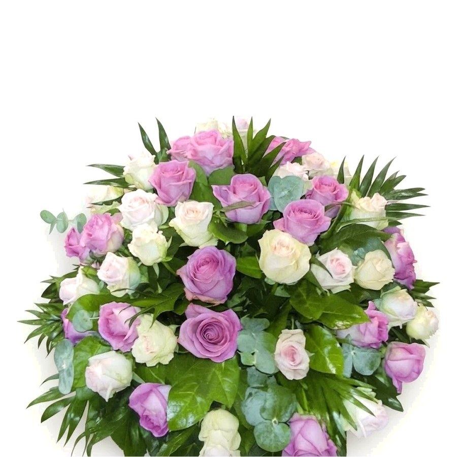 Coussin, roses mauves & blanches